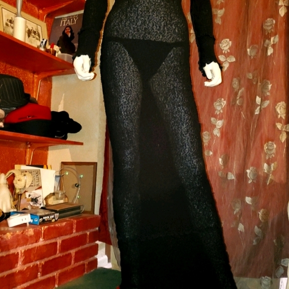 🖤Gorgeous Black Knit Maxi Dress 🖤 - Picture 2 of 16